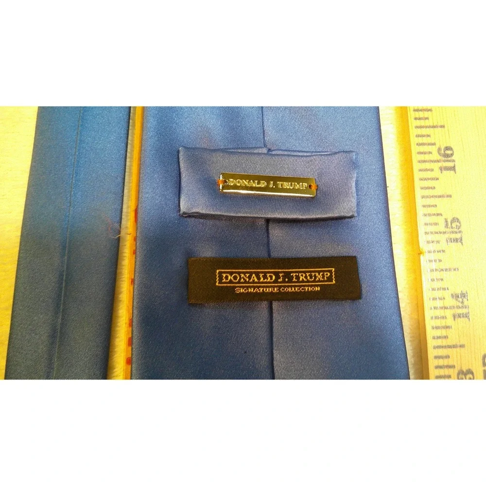 Donald J Trump Signature Collection Silk Tie Blue Solid Satin Hand Made Crest